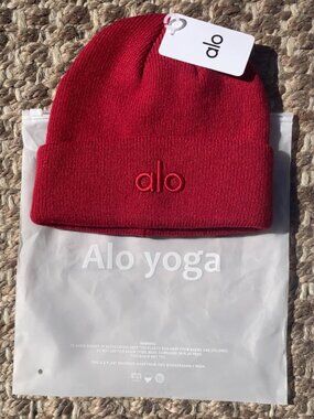 Alo Yoga Notable Beanie Red